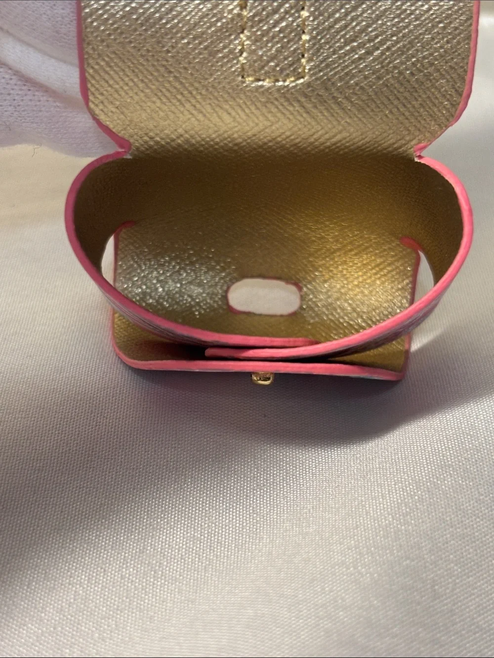 NIB/NWT Lilly Pulitzer AirPods 1&2 Keychain Case - Don’t Be Jelly DISCONTINUED!